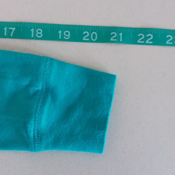 ☆☆SOLD☆☆ PINK VS Cropped Athleisure Top - Picture 6 of 8